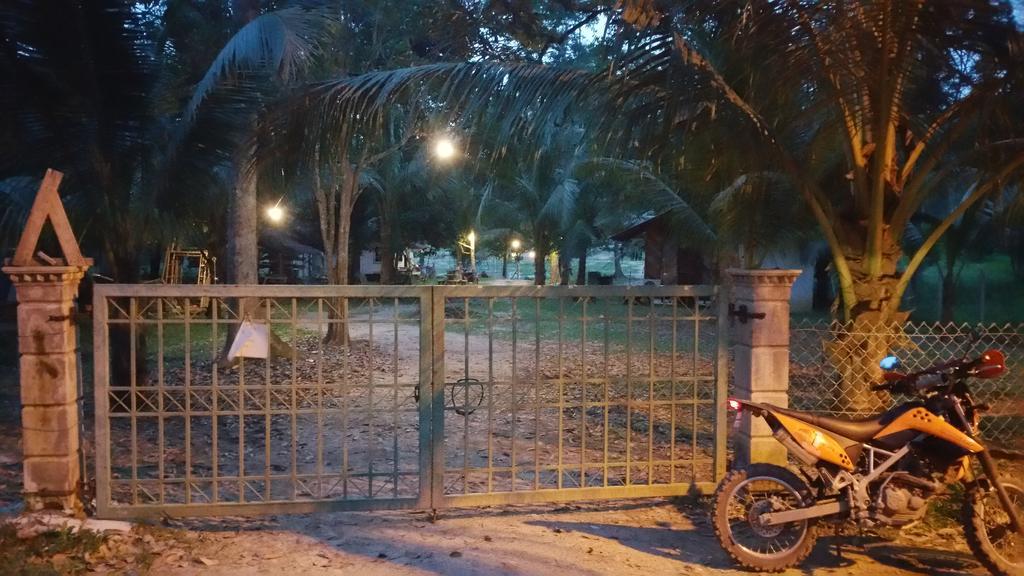 Chalet Kampong Semawar Kuala Kangsar Ngoại thất bức ảnh